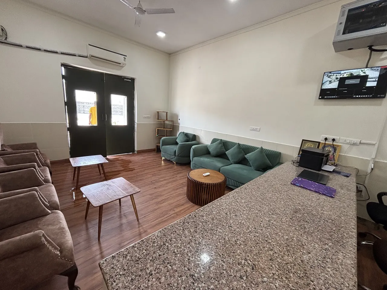 Reception and sitting area at Guru Kripa Hotel, Agolai